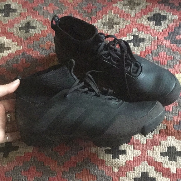 The Gravel Shoe - Picture 2 of 6